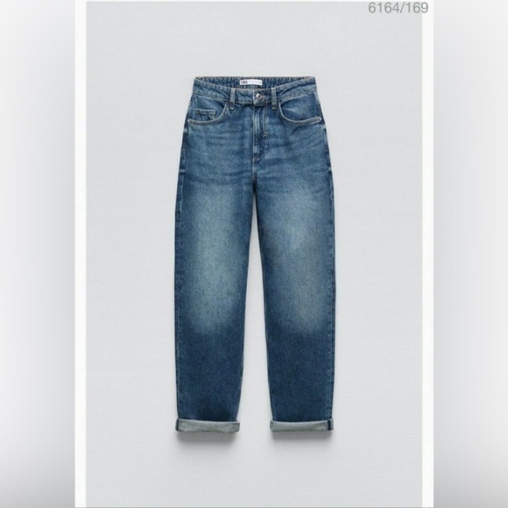 ❤️FINAL SALE❤️ Zara Blue Faded Denim Relaxed Fit Ankle Length Jeans Size 2